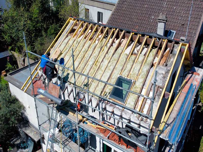 travaux d'isolation d'une toiture à nanterre par alexis couverture